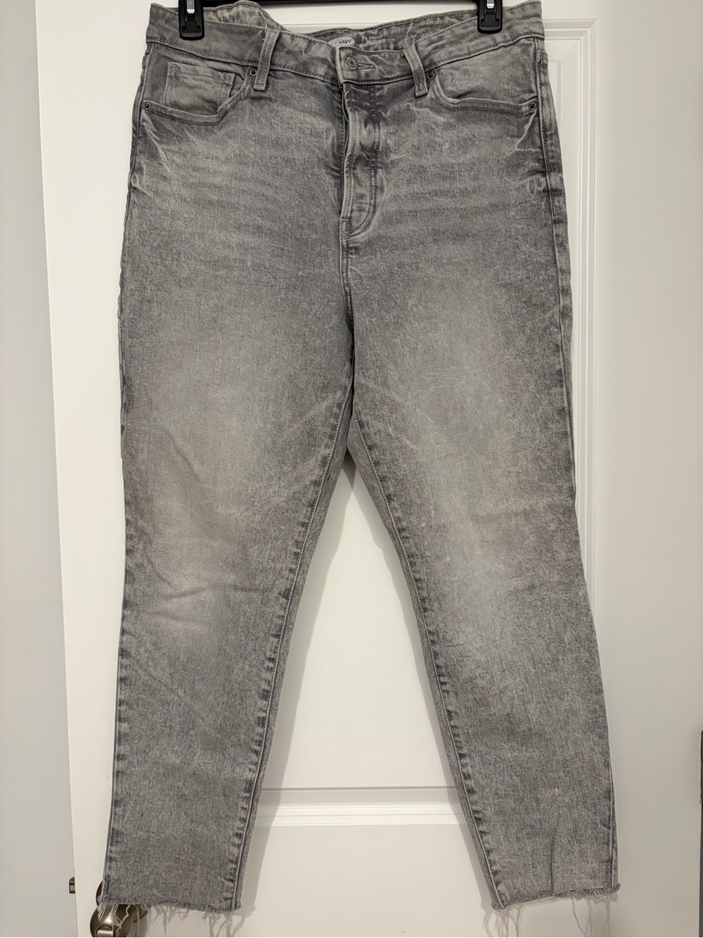 Old Navy Women's Straight Leg Jeans in Grey Wash